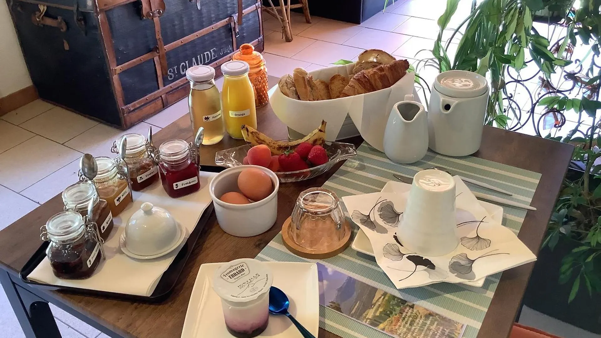 Bed and Breakfast Le Cheval Blanc à Serres  Couette-café